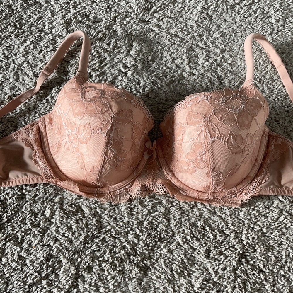 Never worn Victoria Secret bra.